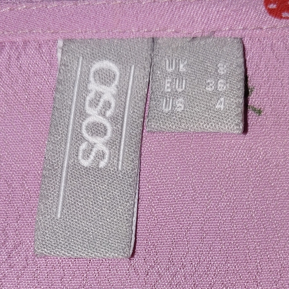 ASOS Pink w/strawberries crop top, ties at bust, flouncy sleeves NWOT - Picture 4 of 4